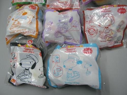 โมเดลสนูปปี้แม็คชุด Snoopy Transport ครบชุด 8 ตัว