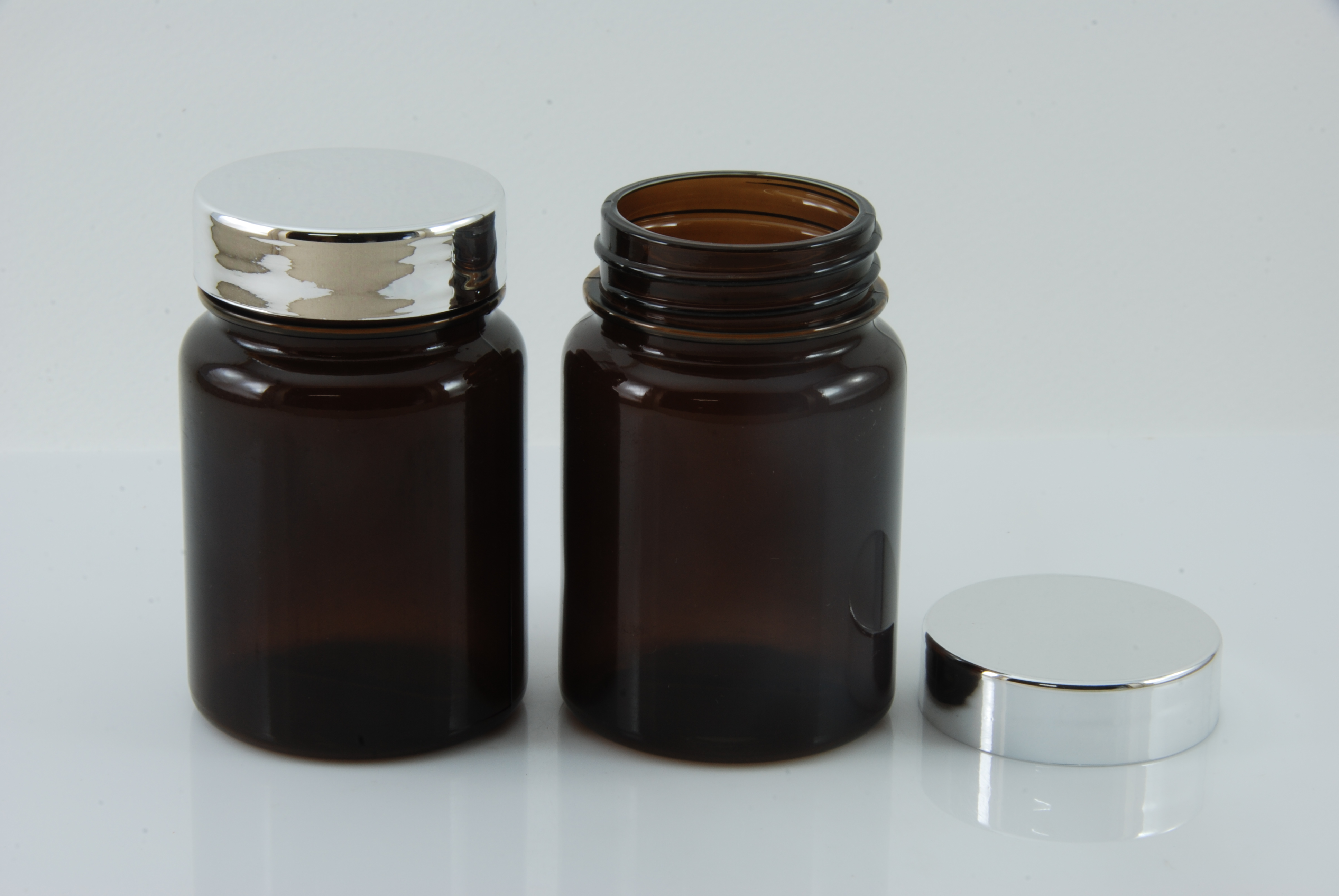 ขวดสาหร่ายสีชา 80 กรัม ฝาเงิน แพคล ะ20 ใบ