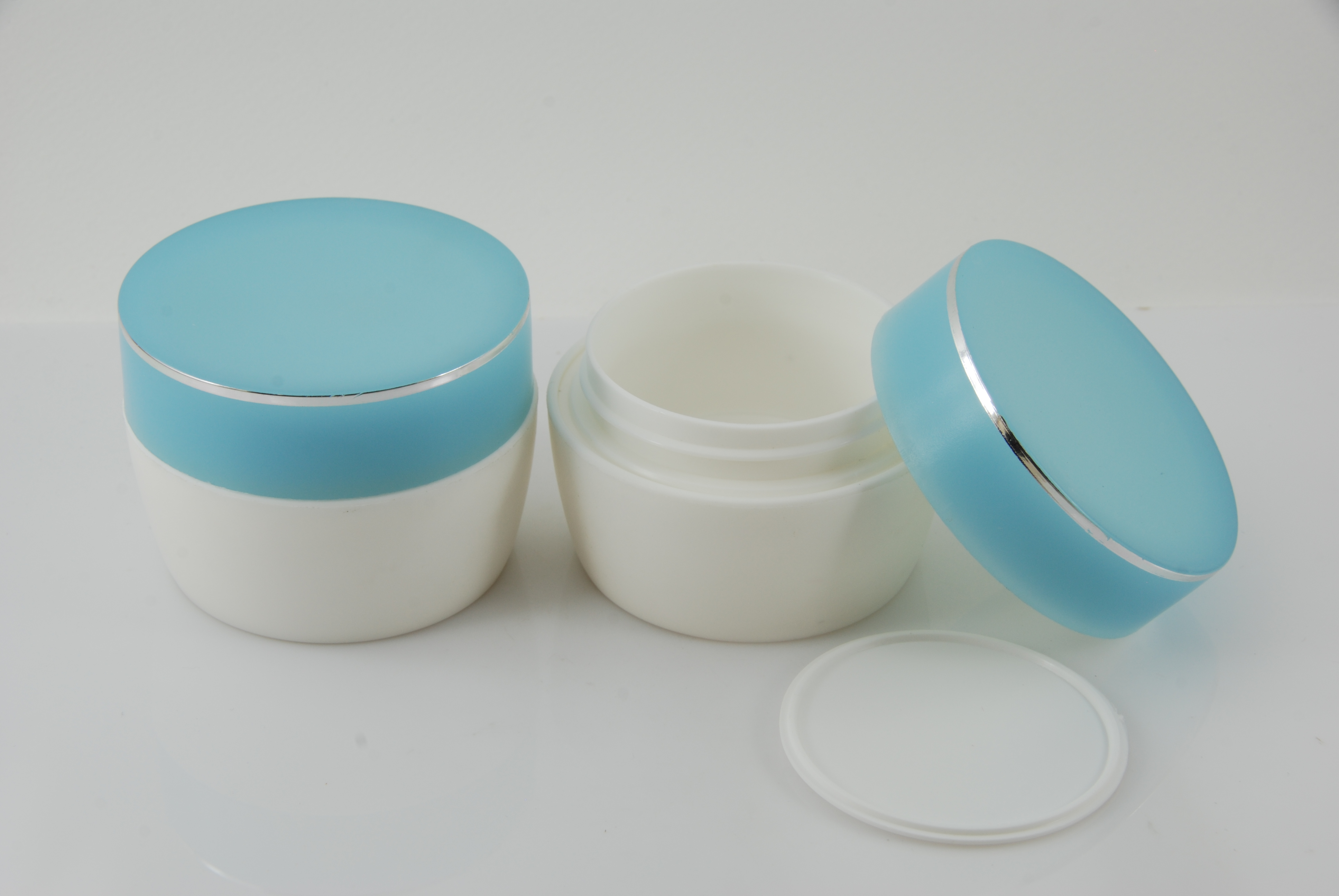 กระปุกครีม (R278) 30 กรัม สี ฟ้า-ขาว แพคละ 4 ใบ