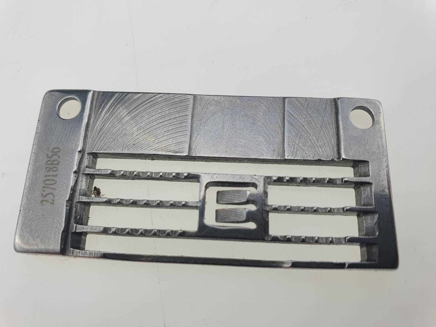 ชุดตีนผีจักรลา แป้นฟัน สำหรับจักรลาอุตสาหกรรม ระยะเข็ม 6.4 มิลลิเมตร