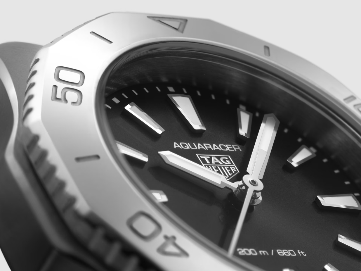 Tag Heuer WBP1410.BA0622 นาฬิกาผู้หญิง AQUARACER PROFESSIONAL 200 Quartz Ladies Watch
