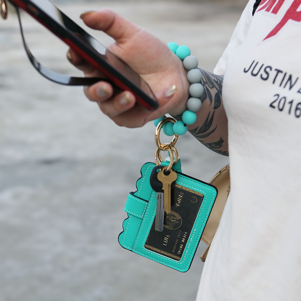 รุ่น K68230 สร้อยข้อมือลูกปัดซิลิโคน ใส่บัตรได้ 3 ช่อง