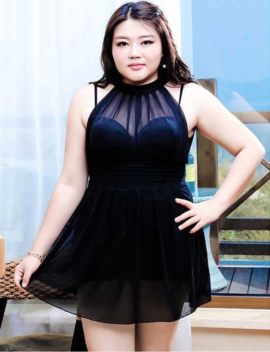 ชุดว่ายน้ำคนอ้วน พร้อมส่ง :ชุดว่ายน้ำไซส์ใหญ่สีดำเปิดบ่าผูกโบว์ด้านหลัง มีกางเกงขาสั้นใส่ด้านในแบบสวย sexy มากๆจ้า:รอบอก38-46นิ้ว เอว34-44นิ้ว สะโพก40-52นิ้วจ้า