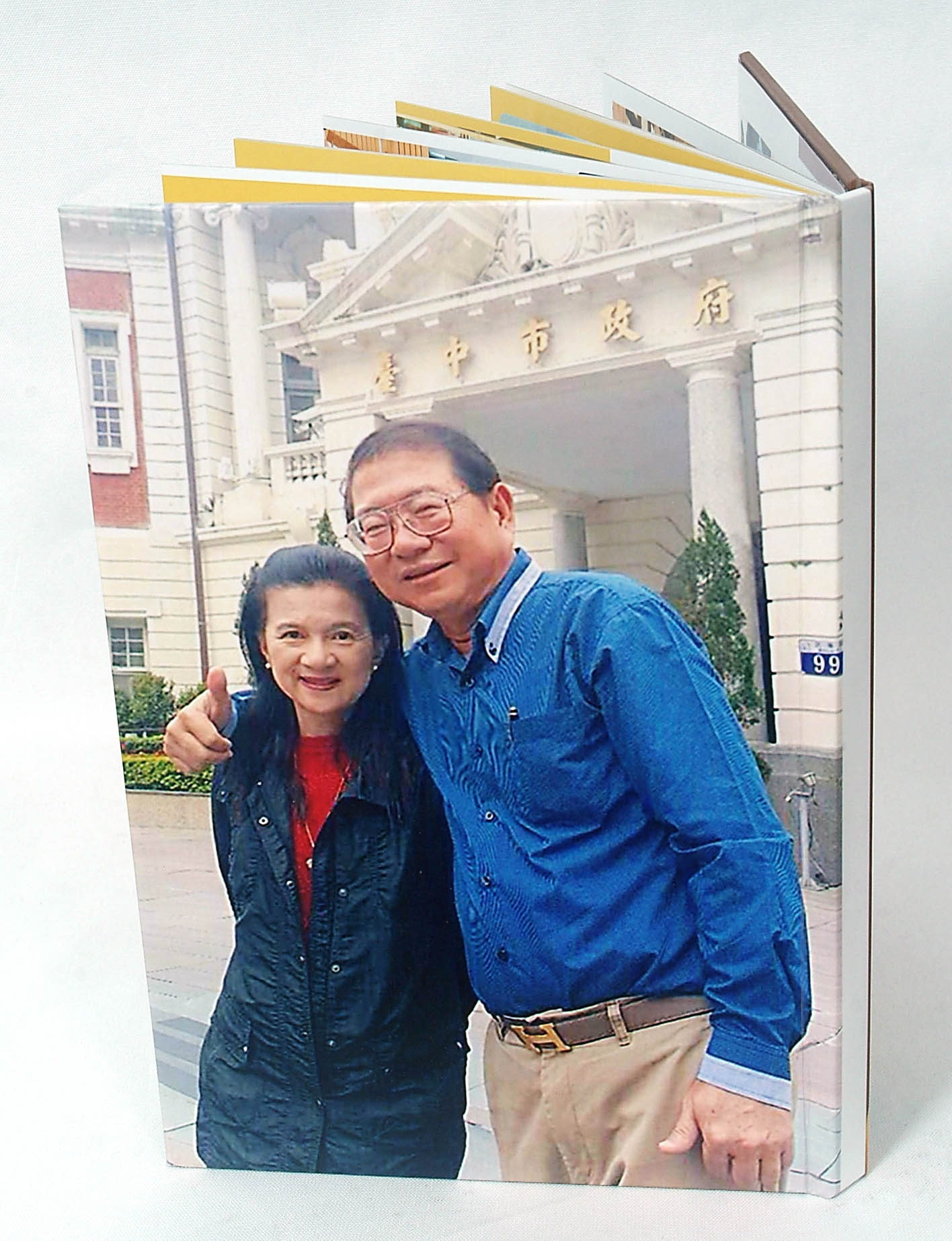 PhotoBook ขนาด 8x12 นิ้ว แนวตั้ง 20หน้า ปกแข็งพิเศษ เคลือบร้อน