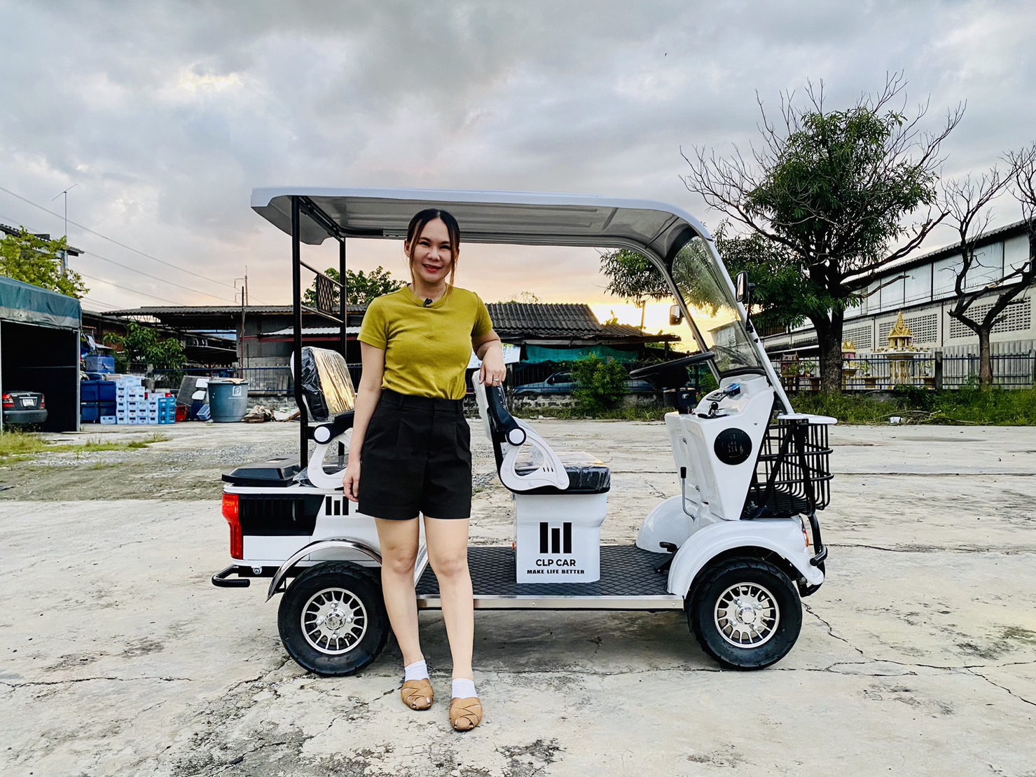 รถกอล์ฟไฟฟ้า 4 ล้อ 4 ที่นั่ง รุ่น M-04 ขับแบบพวงมาลัย