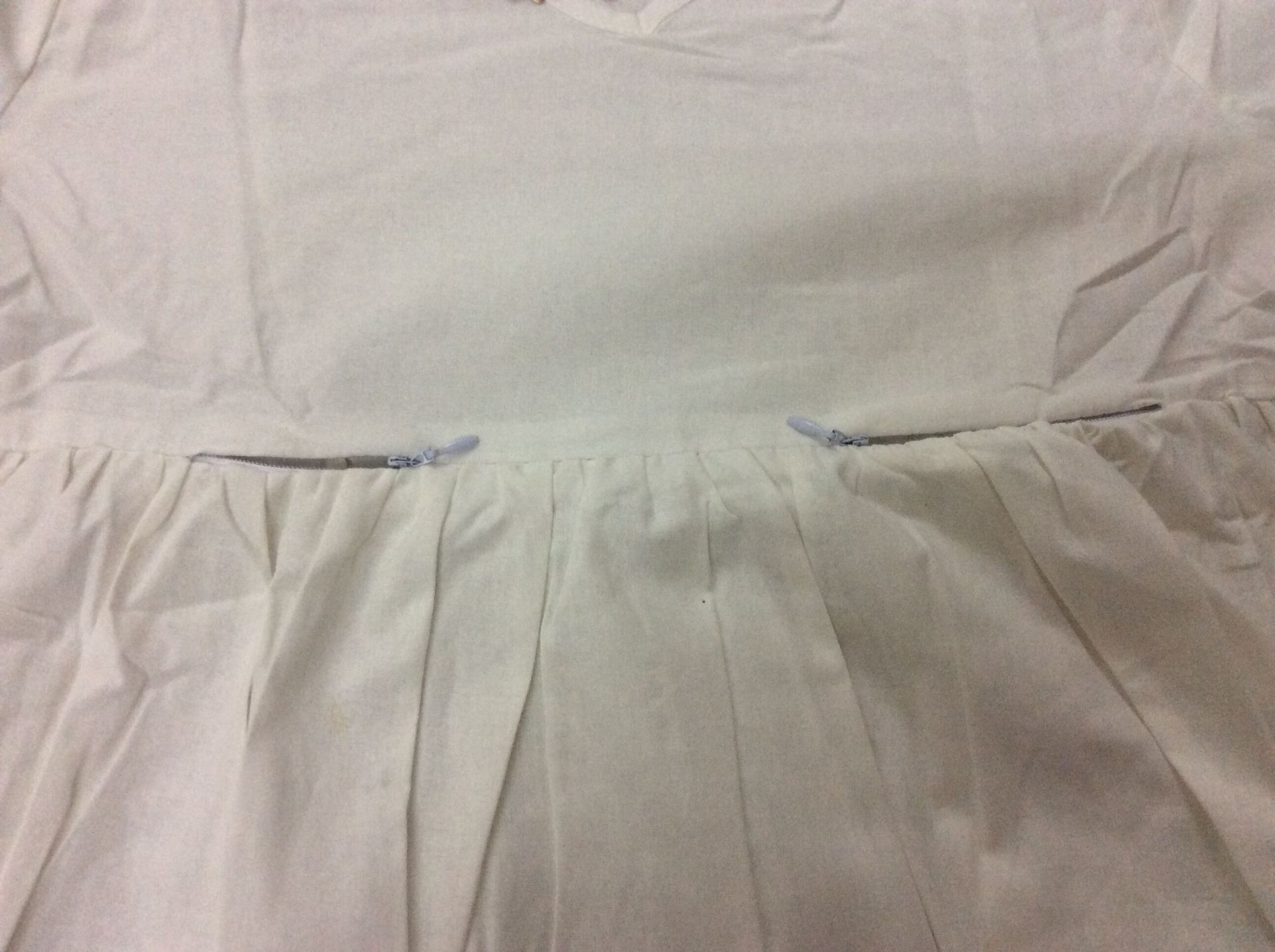 ชุดคุลมท้องเปิดให้นม คอวี แขน 4 ส่วน ผ้าฝ้าย สีขาว ใส่สบาย น่ารักค่ะ M,L,XL,XXL