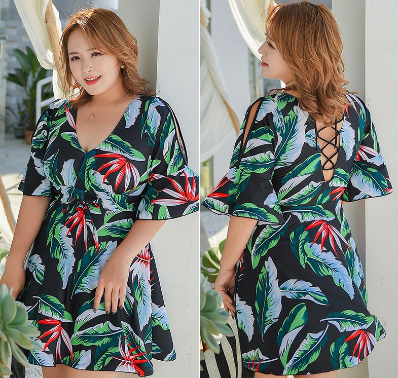 ชุดว่ายน้ำคนอ้วน วันพีช9xl พร้อมส่ง :ชุดว่ายน้ำไซส์ใหญ่เที่ยวทะเลสีดำแต่งลายใบไม้ผูกโบว์และสายถักด้านหลัง มีกางเกงขาสั้นใส่ด้านใน แบบสวยน่ารักมากๆจ้า :รอบอก44 - 58 นิ้ว - เอว 44 - 56 นิ้ว - สะโพก 46 - 62 นิ้ว