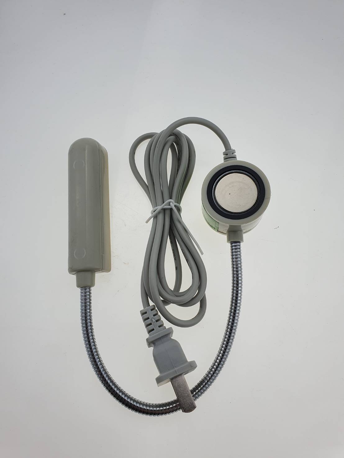 ไฟติดจักร LED จำนวน 30 ติดตั้งง่ายด้วยแม่เหล็ก แสงไฟถนอมสายตาเวลาเย็บ ใช้ได้กับจักรอุตสาหกรรมและจักรทั่วไป