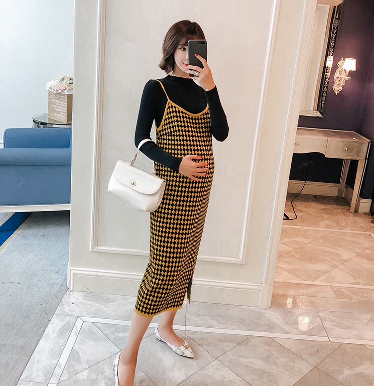 เอี๊ยมกระโปรงคลุมท้องยาว ผ้าไหมพรมยืดตัวนิ่ม มาพร้อมเสื้อแขนยาวใส่น่ารักมากค่ะ