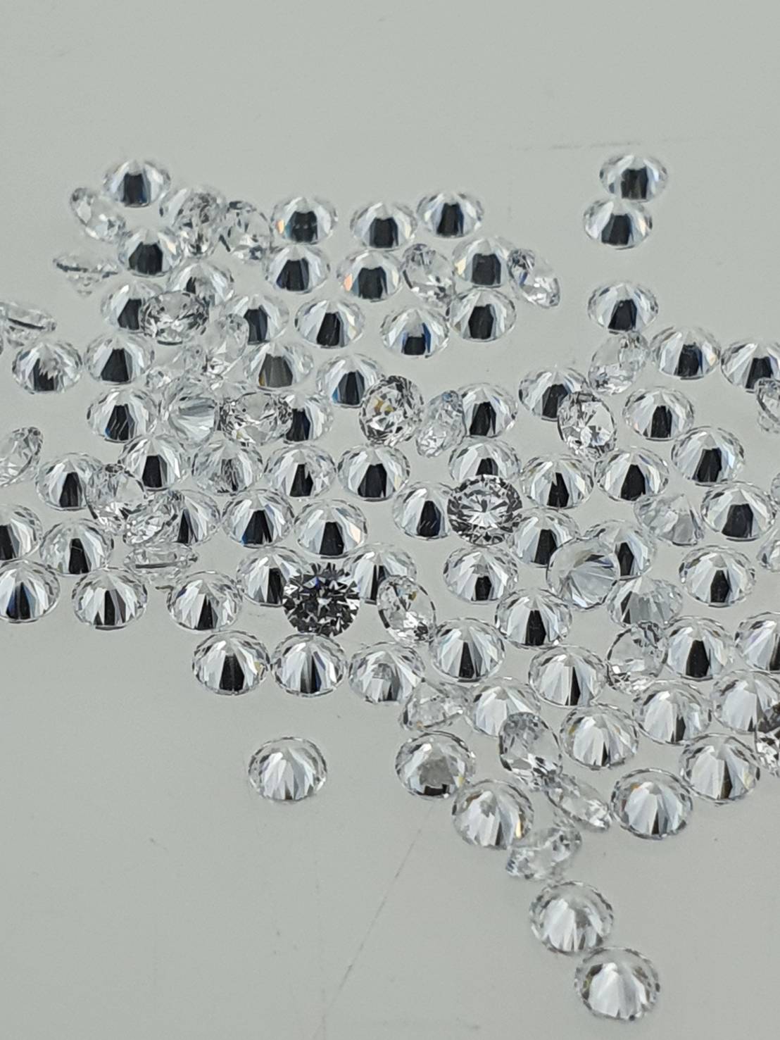 CZ Cubic Zirconia เพชรรัสเซีย เพชรสำหรับประดับนาฬิกาเพชรประดับกรอบพระเพชรประดับแหวน