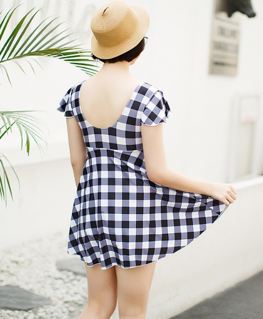 ชุดว่ายน้ำคนอ้วน พร้อมส่ง :ชุดว่ายน้ำไซส์ใหญ่สีดำลายสก็อต แต่งผูกโบว์ด้านหน้า มีกางเกงขาสั้นใส่ด้านในแบบเก๋น่ารักสุดๆจ้า:รอบอก38-46นิ้ว เอว32-44นิ้ว สะโพก38-48นิ้วจ้า