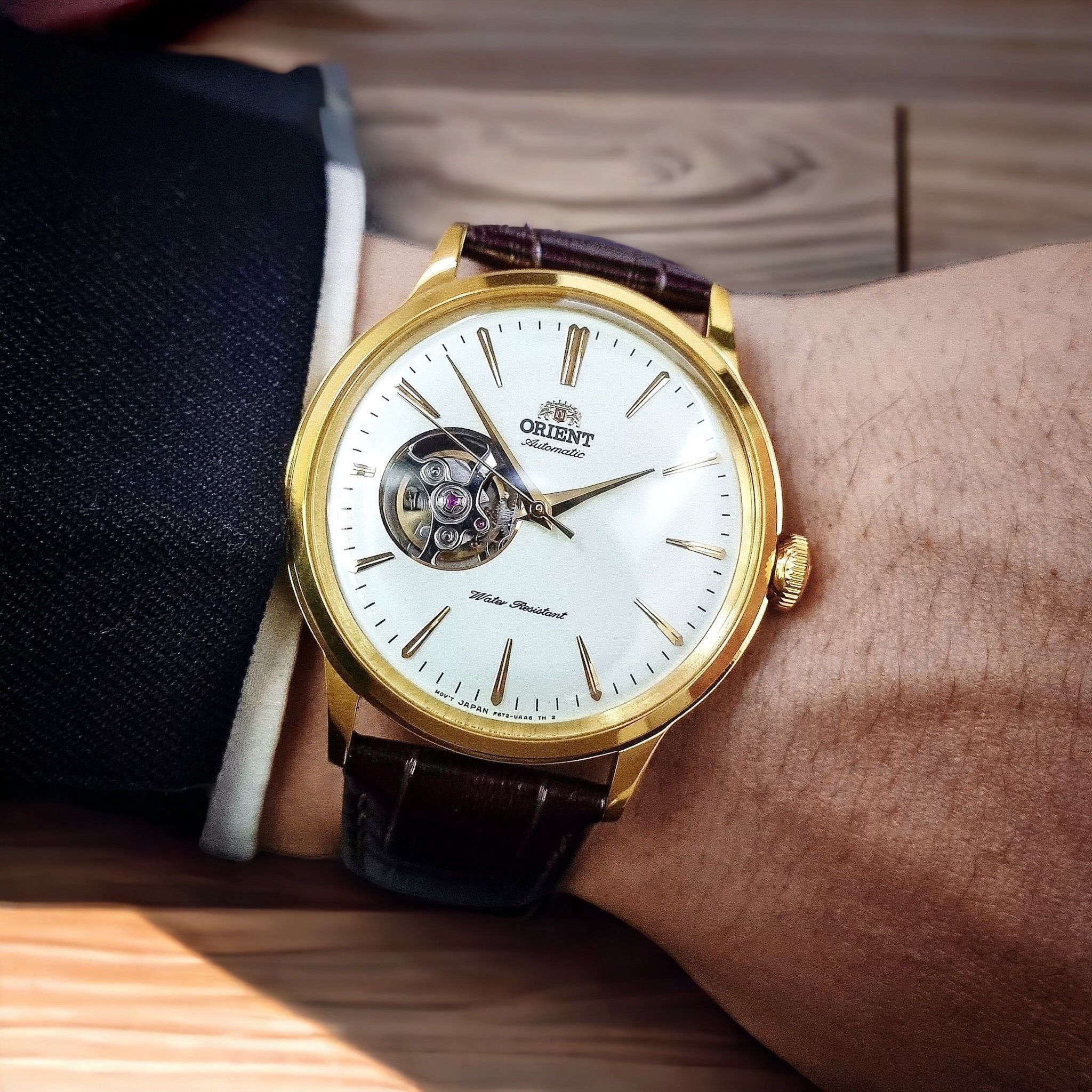 Orient RA-AG0003S10B นาฬิกาผู้ชาย Classic Automatic Open Heart Men's Watch