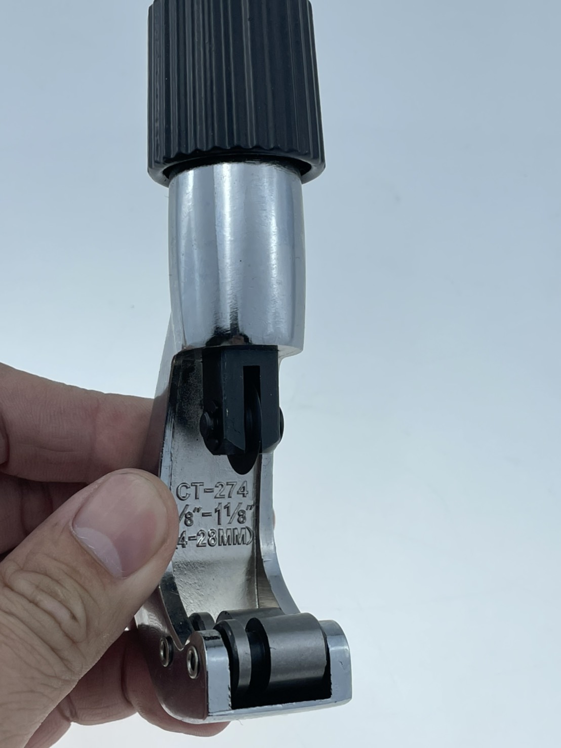 ตัวตัดรางผ้าม่านแบบกลมสำหรับท่อเหล็ก และท่ออลูมิเนียม ใช้งานง่ายไม่ต้องใช้ใบเลื่อย รอยตัดเรียบไม่ฉีกขาด สำหรับร้านผ้าม่านและ ช่างผ้าม่าน