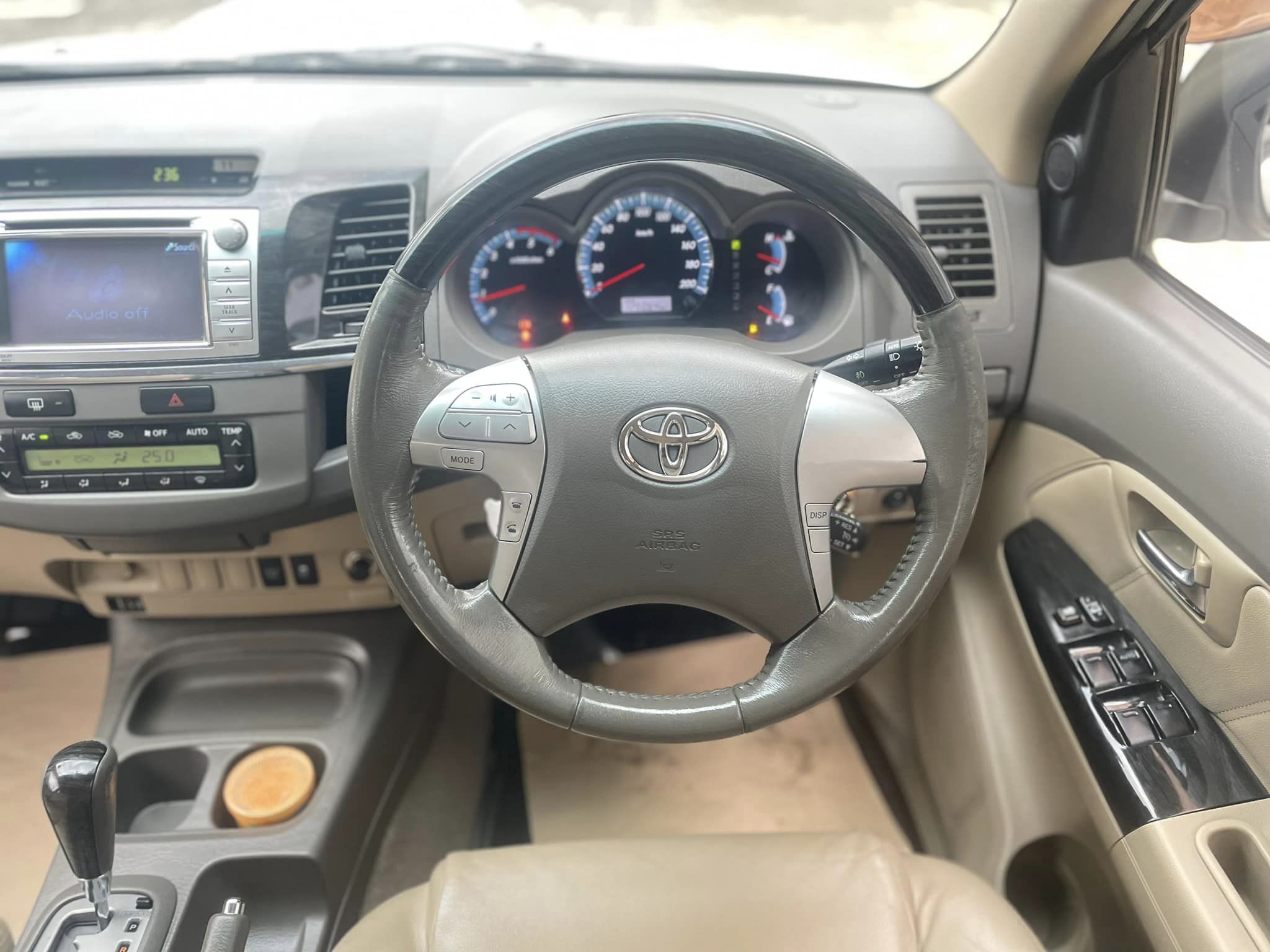 Toyota Fortuner Champ 3.0V VN Turbo เกียร์ออโต้ ปี2012 2012