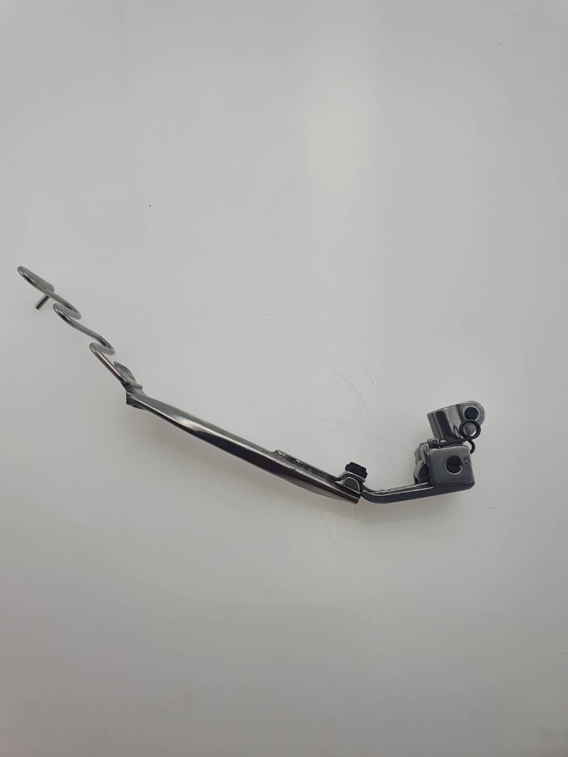 ตีนผีกุ้นจักรลาอุตสาหกรรมแถบผ้า ตีนผีกุ๊นแถบผ้า เช่น กางเกงวอม แถบเส้นบนเสื้อและกางเกงใช้กับจักรลาอุตสาหกรรม