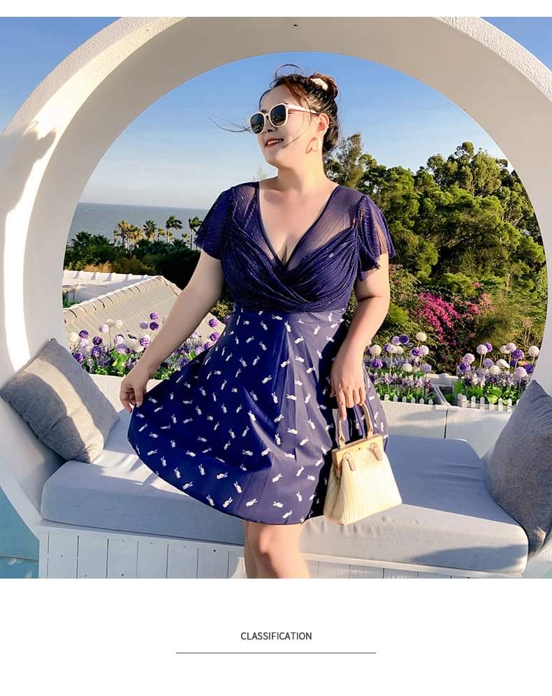 ชุดว่ายน้ำคนอ้วน วันพีช 9Xl พร้อมส่ง :ชุดว่ายน้ำไซส์ใหญ่ชุดเที่ยวทะเลสีน้ำเงินลายกราฟฟิกแต่งผ้าซีทรู มีกางเกงขาสั้นใส่ด้านในแบบสวย sexyมากๆจ้า ขนาด - รอบอก 50 - 60 นิ้ว - เอว 44 - 54 นิ้ว - สะโพก 50 - 64 นิ้ว