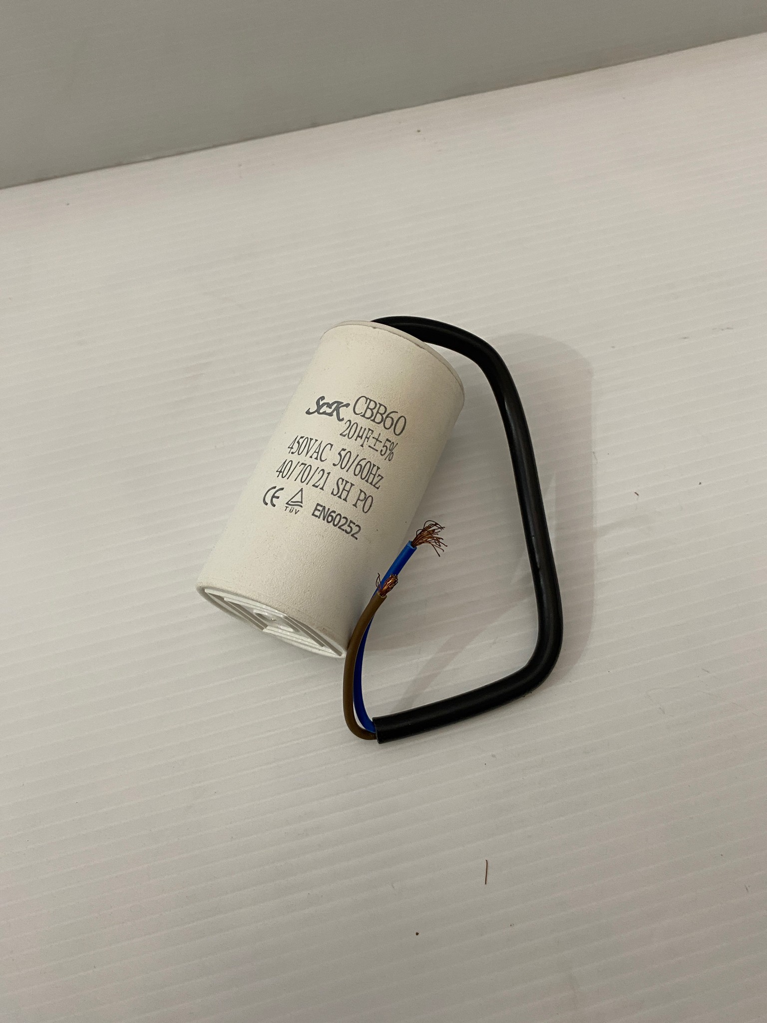 คาปาซิเตอร์ 20uf 25uf 30uf 35uf 40uf 45uf 50uf 450V. มีสาย (คอนเดนเซอร์) Santoshi Capacitor