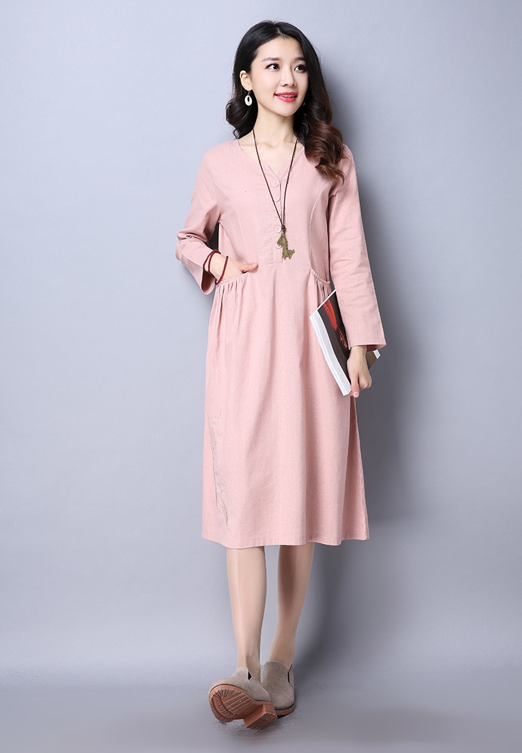 เดรสคลุมท้องแฟชันแขนยาว ผ้าลินิน เนื้อดี ใส่สบายไม่ร้อน มีกระเป๋าข้าง ด้านล่างปักลายนกบิน แต่งกระดุม M L XL,XXL