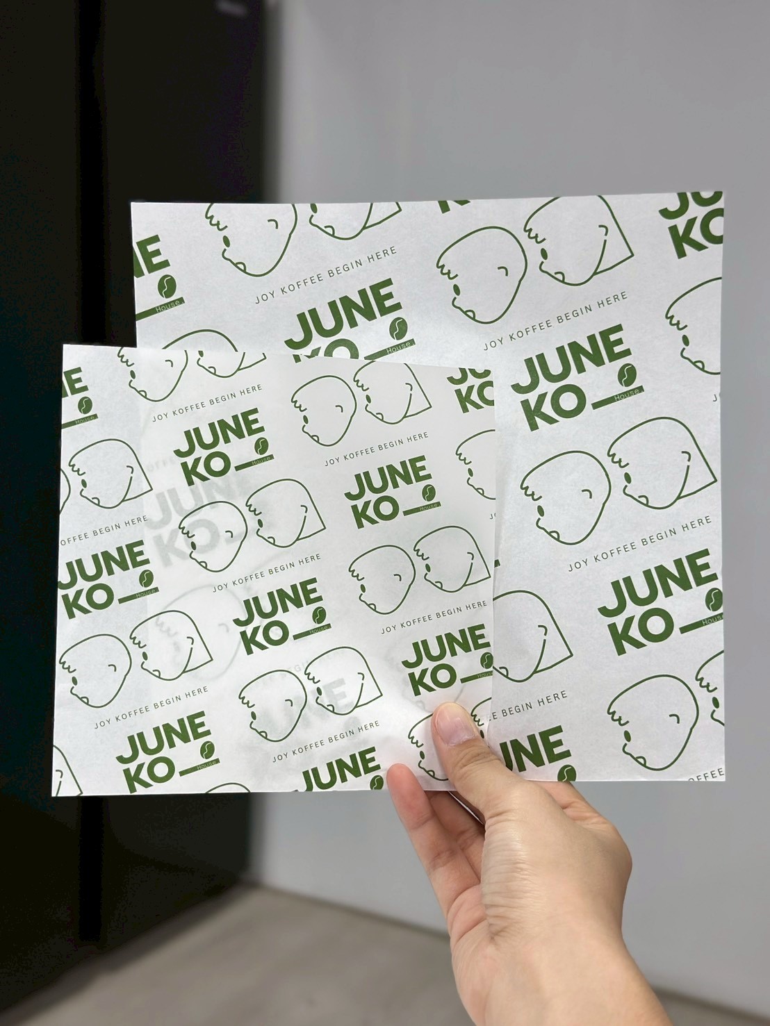 ผลงานกระดาษรองขนม