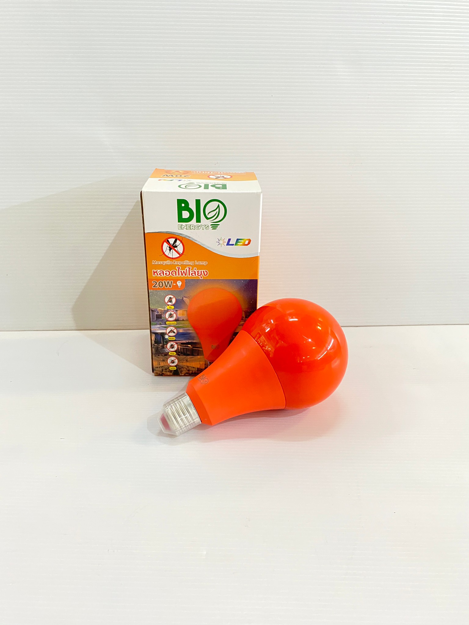 Bio Bulb หลอดไฟไล่ยุง ไล่แมลง ช่วยป้องกันยุงและแมลง ไร้สารพิษ LED 20W แสงสี ส้มเข้ม ออกแดง B-MOSE27-15M