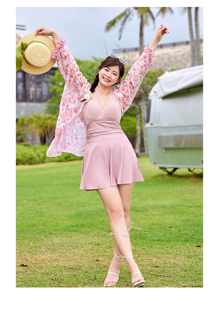 ชุดว่ายน้ำไซส์ใหญ่ 5xl พร้อมส่ง:ชุดว่ายน้ำคนอ้วน ชุดเที่ยวทะเลสีชมพู แต่งลายดอกไม้สีสันสดใส set 2 ชิ้นมีเสื้อคลุมลายดอกไม้และชุดมีผูกคอด้านหลังซีทรู มาพร้อมกางเกงขาสั้นด้านใน แบบสวยสุดๆ คุ้มมากๆจ้า - รอบอก 40 - 48 นิ้ว - เอว 36 - 46 นิ้ว - สะโพก 36 - 50 น