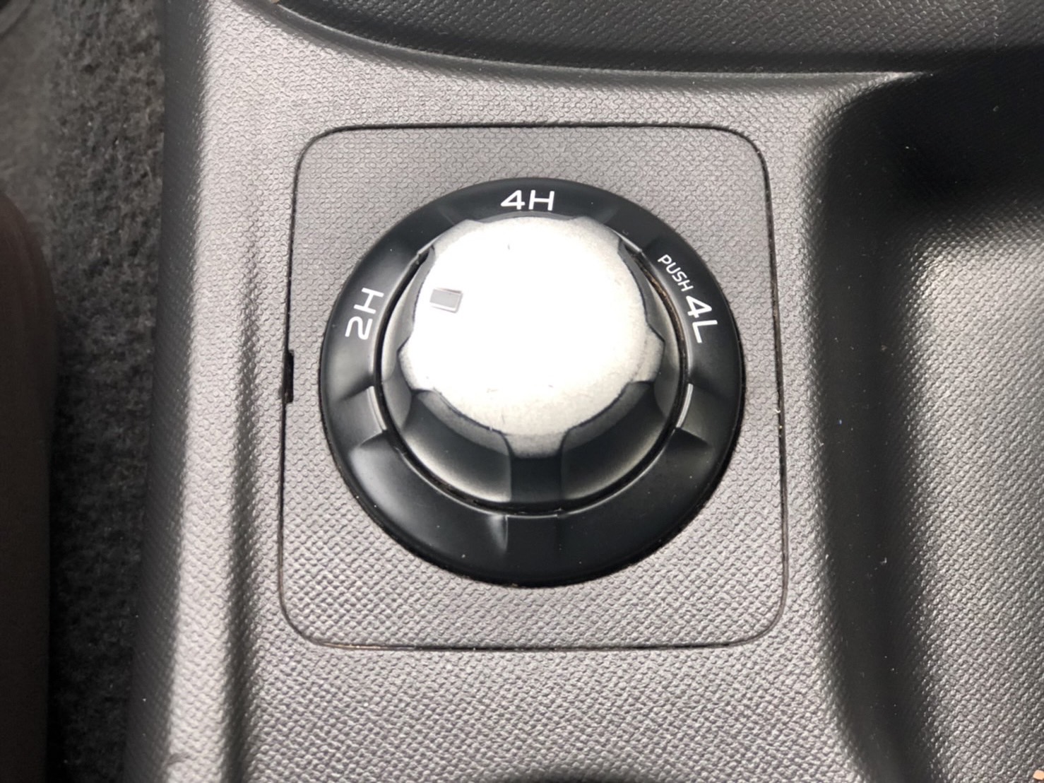 Isuzu Dmax Vcross 3.0Z Pretige Vgs Turbo Cab4 MT 2012