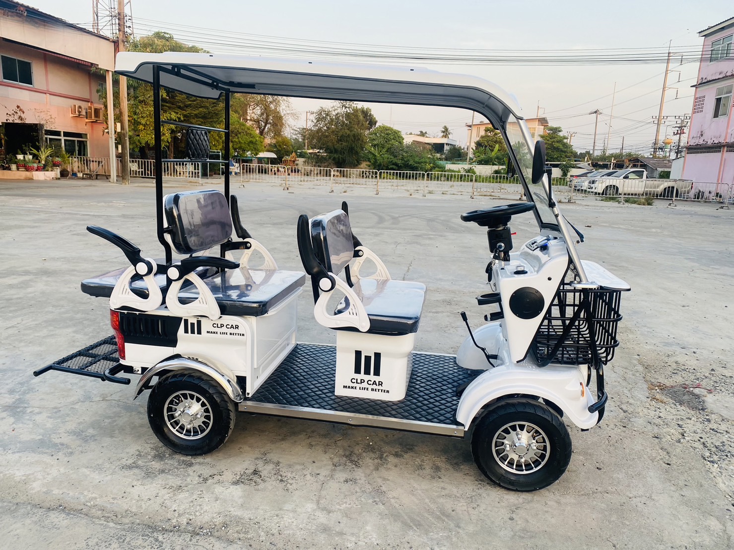 รถกอล์ฟไฟฟ้า 4 ล้อ 6 ที่นั่ง รุ่น M-04T ขับแบบพวงมาลัย