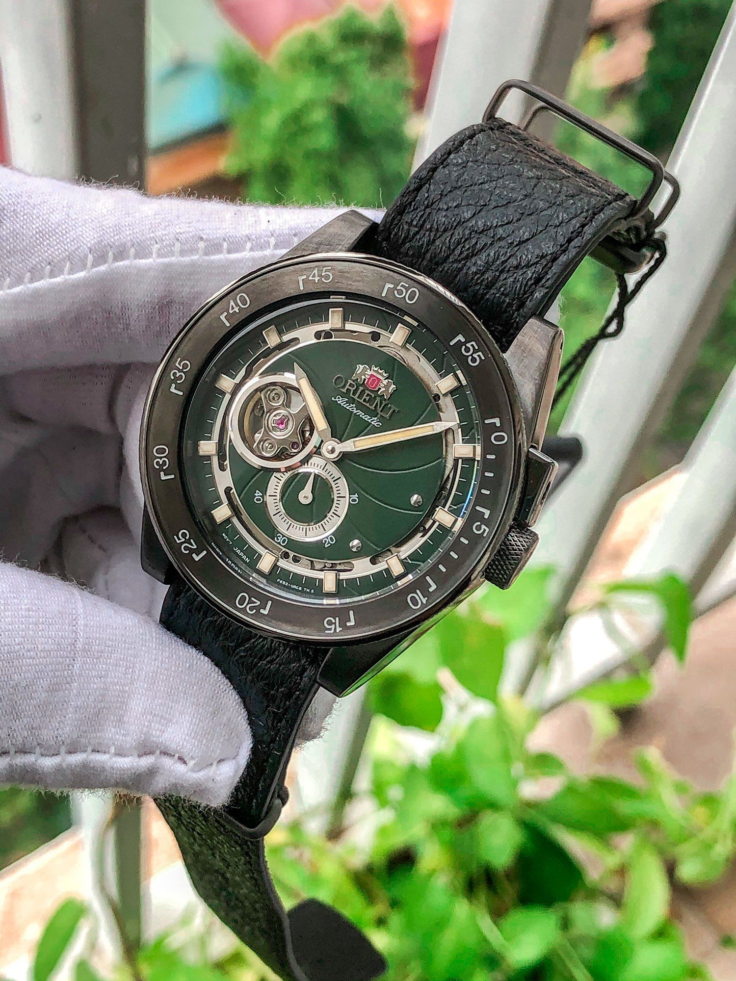 Orient RA-AR0202E10B นาฬิกาผู้ชาย Retro Future Camera Automatic Men's Watch