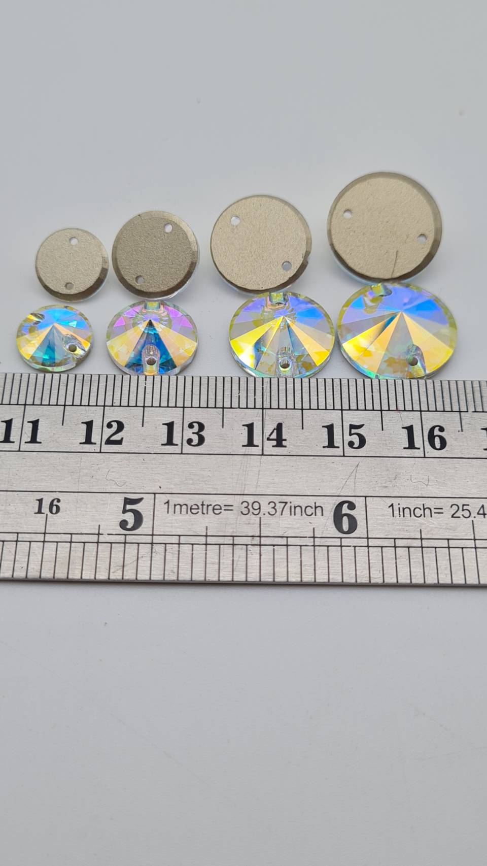 คริสตัลหยดน้ำ K9 คริสตัลหยดน้ำเหมือนแท้ คริสตัลกลมมีรูสำหรับเย็บ คริสตัลน้ำมันก๊าด ใช้งานประดับชุดลิเกและเครื่องประดับลิเก