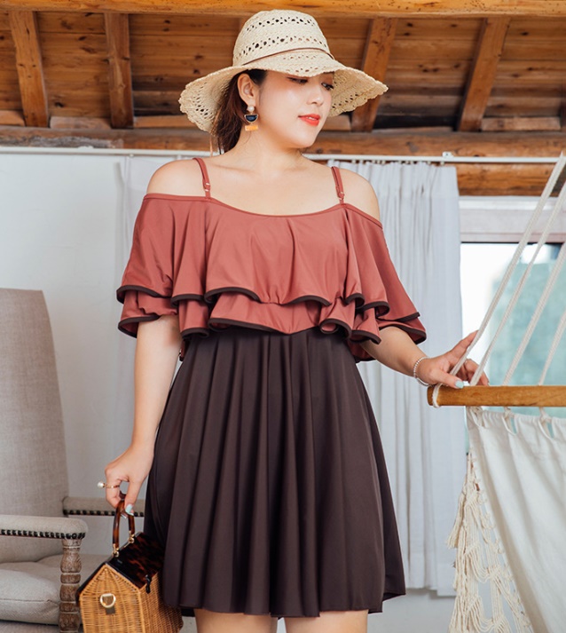 ชุดว่ายน้ำคนอ้วน 5xl ชุดเที่ยวทะเลพร้อมส่ง :ชุดว่ายน้ำไซส์ใหญ่แฟชั่นสีน้ำตาลแต่งระบาย มีกางเกงขาสั้นใส่ด้านในแบบสวย น่ารักมากๆจ้า:รอบอก40-48นิ้ว เอว36-46นิ้ว สะโพก40-52นิ้ว