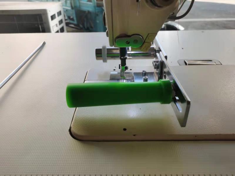 ตัวถ่างยางจักรเย็บอุตสาหกรรมเข็มเดี่ยวสำหรับถ่างยางขากางเกง แขนใช้งานง่ายติดตั้งโดยไม่ต้องเจาะจักร