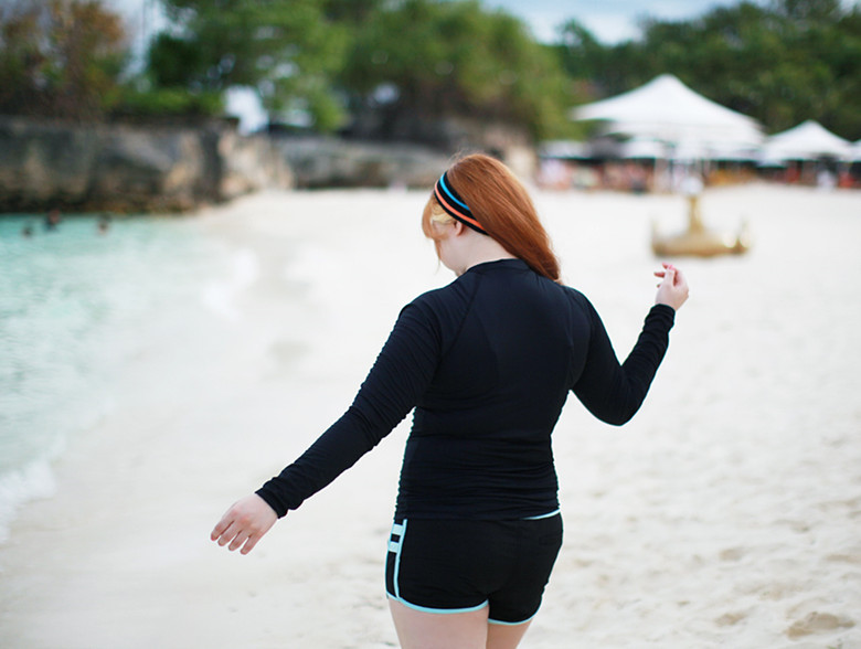 ชุดว่ายน้ำคนอ้วน แบบสปอร์ตพร้อมส่ง :ชุดว่ายน้ำไซส์ใหญ่สีดำแขนยาวแต่งลายอักษรขอบฟ้า set 4 ชิ้น มีเสื้อแขนยาว บรา บิกินี่ กางเกงขาสั้น แบบสวยน่ารักมากๆจ้า:รายละเอียดไซส์คลิกเลยจ้า