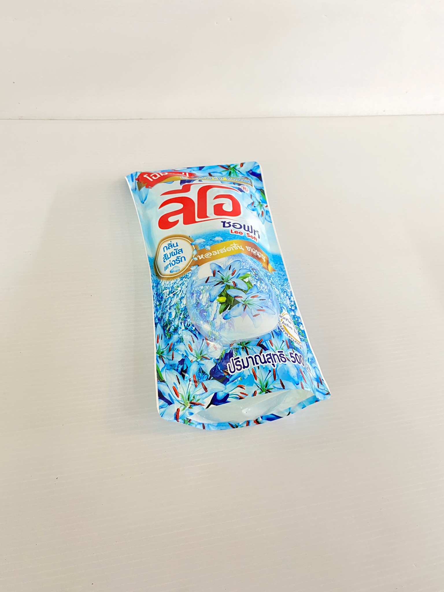 น้ำยาปรับผ้านุ่ม ลีโอ ซอฟ ขนาด500 ml. สูตร เข้มข้น ชนิดเติม ปรับผ้านุ่มกลิ่นหอม มีให้เลือก3กลิ่น