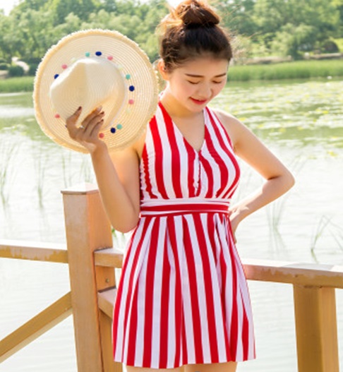 ชุดว่ายน้ำวันพีช พร้อมส่ง :ชุดว่ายน้ำสีแดงผูกคอแต่งลายทางสีขาวและสายด้านหลัง. มีกางเกงใส่ด้านในแบบเก๋น่ารักมากๆจ้า:รอบอก30-38นิ้ว เอว28-36นิ้ว สะโพก30-38นิ้ว