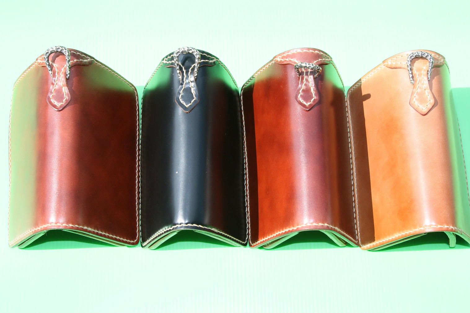 กระเป๋าสตางค์ชาย ใบกลาง หนังม้าแท้ ตามสั่งครับ