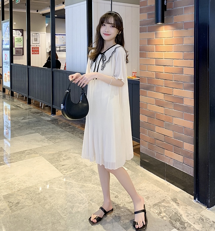 เดรสคลุมท้องแฟชั่น สุดน่ารัก ผ้าชีฟองอัดพรีททั้งชุด ปกคอแต่งด้วยลูกไม้ มีเชือกผูกเพิ่มความเก๋ มีซับใน M L XL XXL