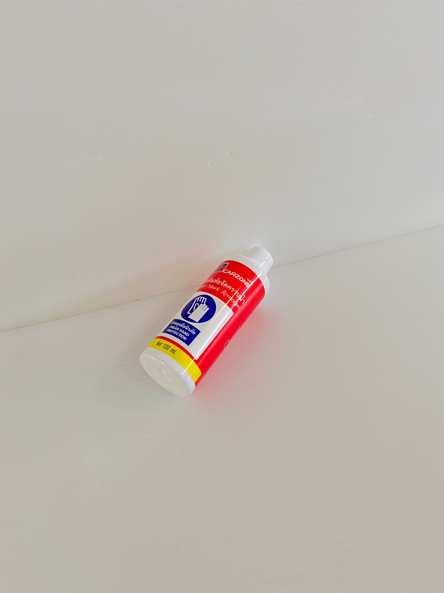 ผลิตภัณฑ์ขจัดคราบน้ำบนกระจก คาร์โซน 100 ml. CARZONE #A104-ATC0052