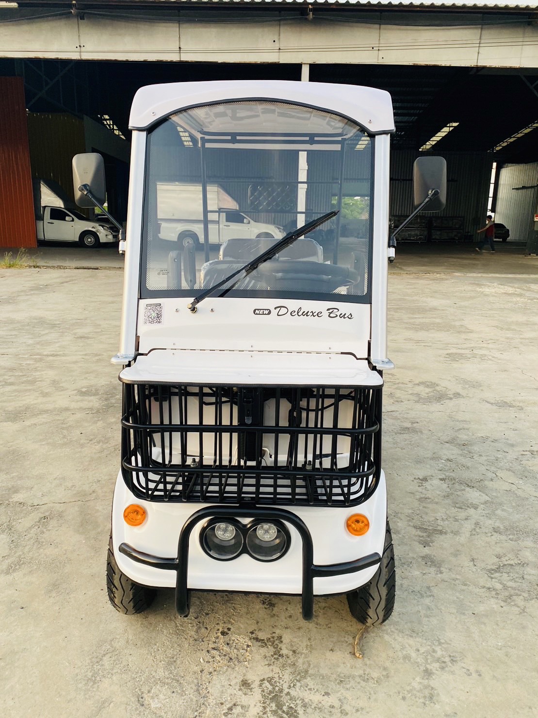 รถกอล์ฟไฟฟ้า 4 ล้อ 4 ที่นั่ง รุ่น M-04 ขับแบบพวงมาลัย