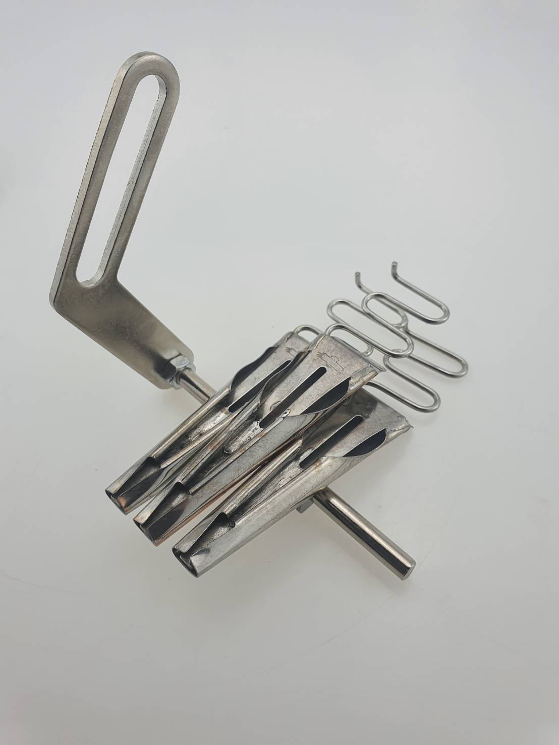 ซองกุ้นแถบผ้า ซองเย็บแถบ ซองกุ๊นแถบ สำหรับจักรดึงยาง จำนวน 3 แถบสามารถปรับความห่างของแถบได้ ใช้งานกับจักรหลายเข็ม