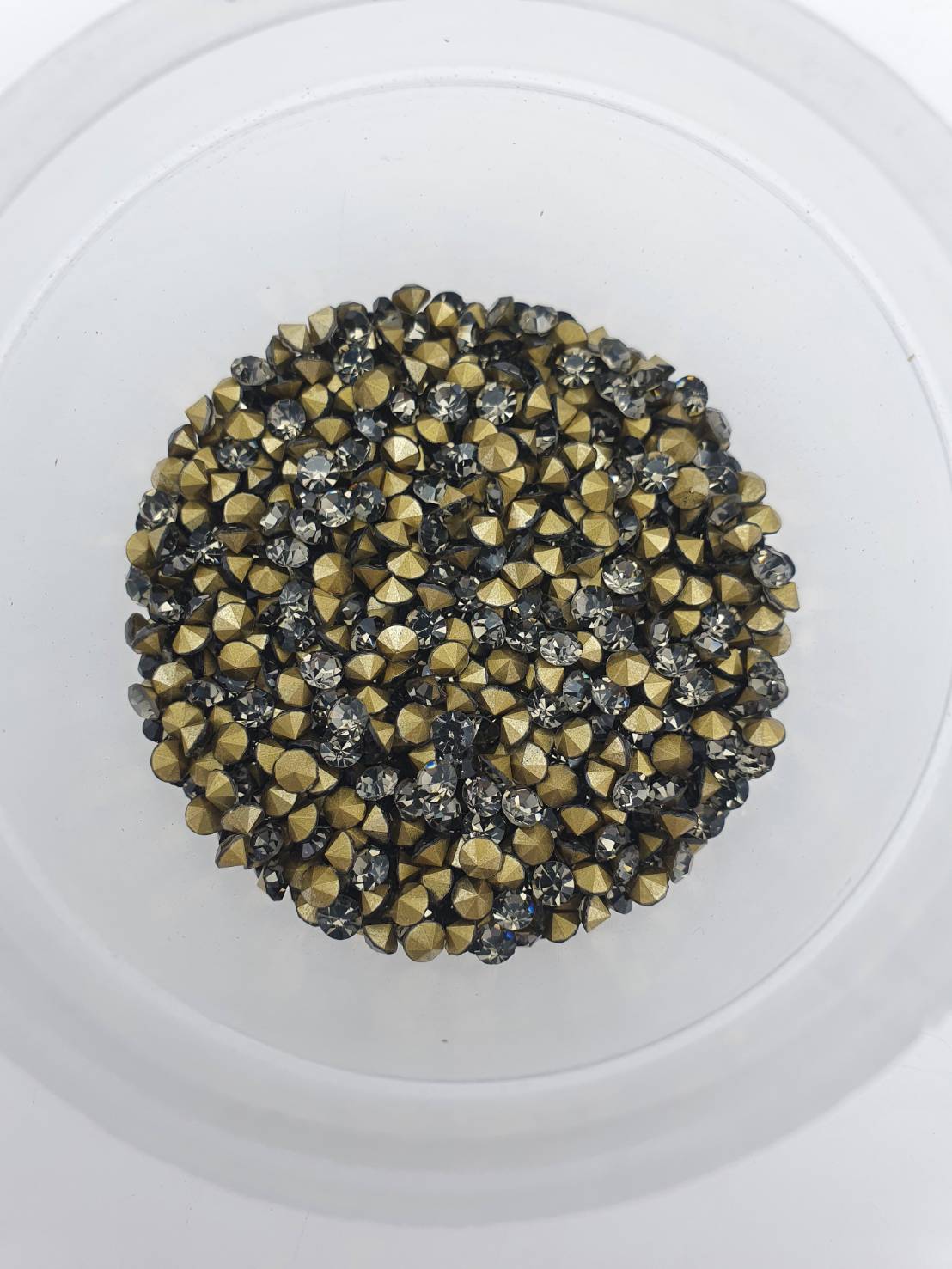 เพชรคริสตัลก้นแหลมขนาด 3.5 มิลลิเมตร (SS14) เพชรคริสตัลสำหรับงานเครื่องประดับ