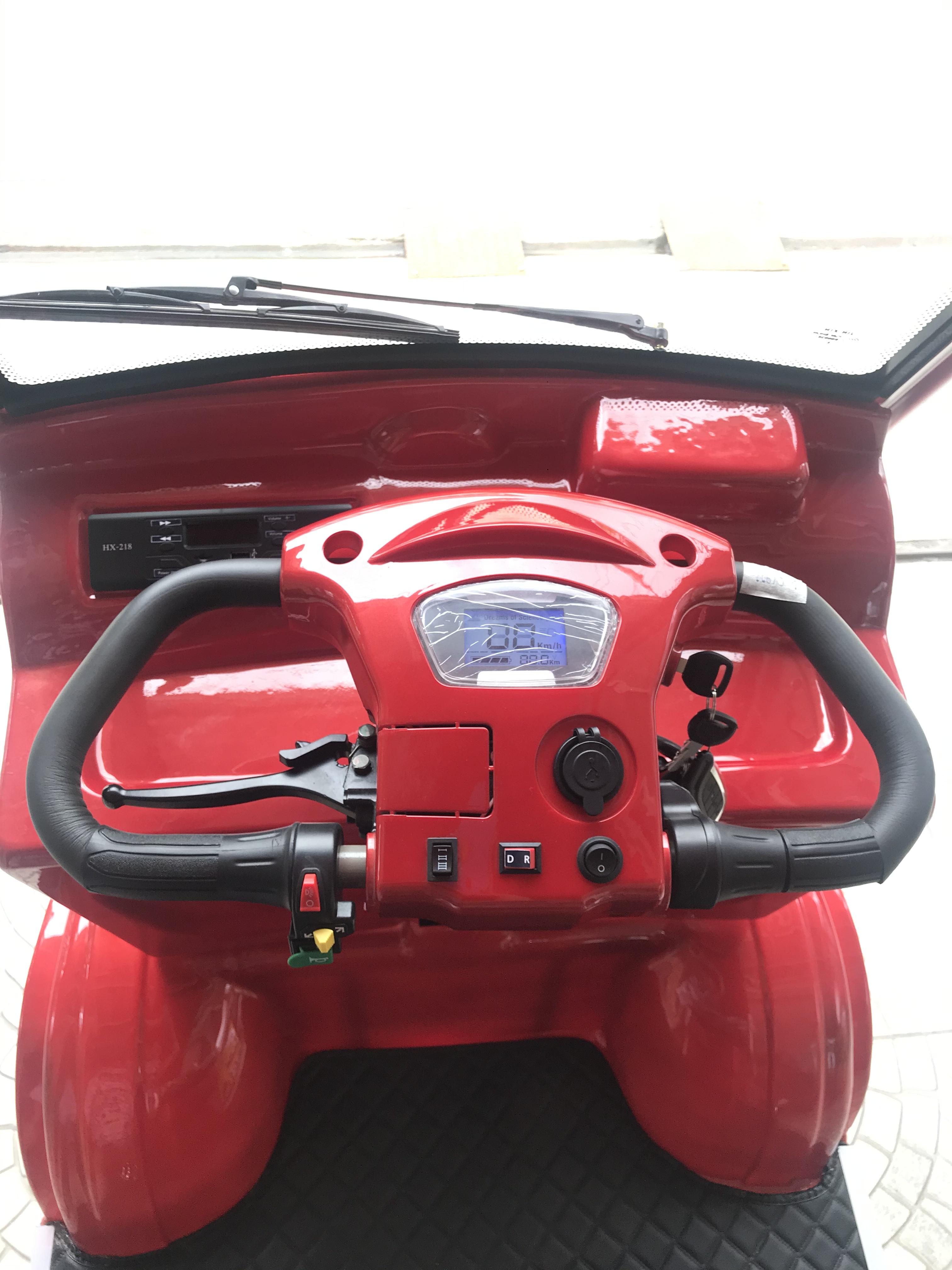 รถไฟฟ้า 4 ล้อ 3 ที่นั่ง รุ่น M-01 ยี่ห้อ CLP CAR สีขาว ขับแฮนด์บิด