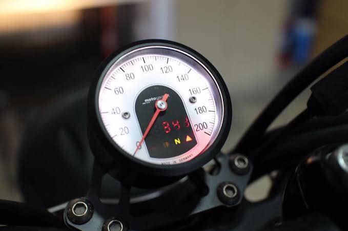 ไมล์Motogadget ใส่ T100รุ่นเก่า