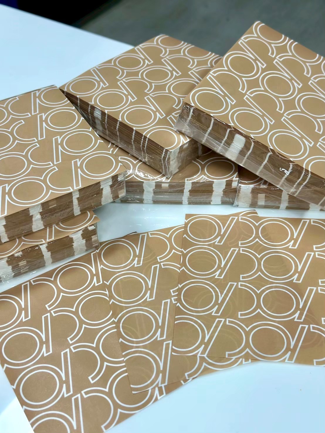 ผลงานกระดาษรองขนม