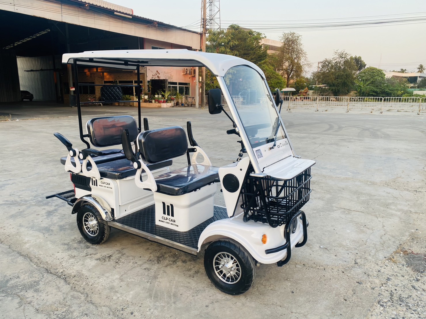 รถกอล์ฟไฟฟ้า 4 ล้อ 6 ที่นั่ง รุ่น M-04T ขับแบบพวงมาลัย