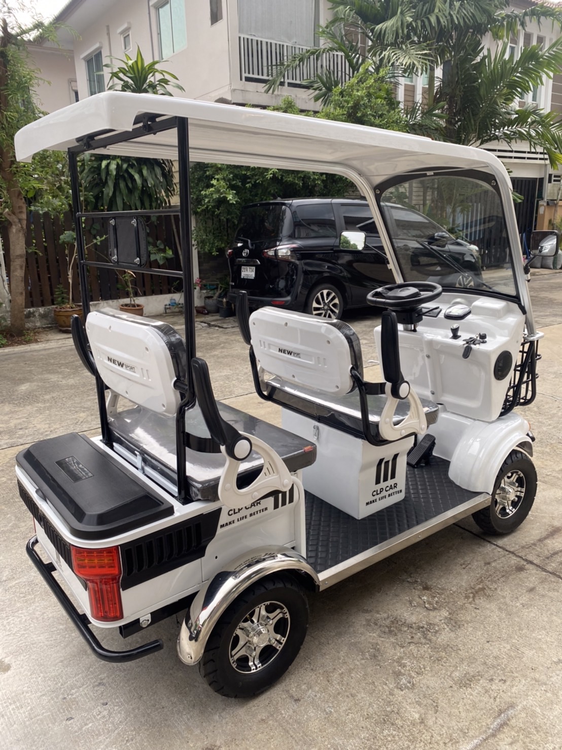 รถกอล์ฟไฟฟ้า 4 ล้อ 4 ที่นั่ง รุ่น M-04 ขับแบบพวงมาลัย