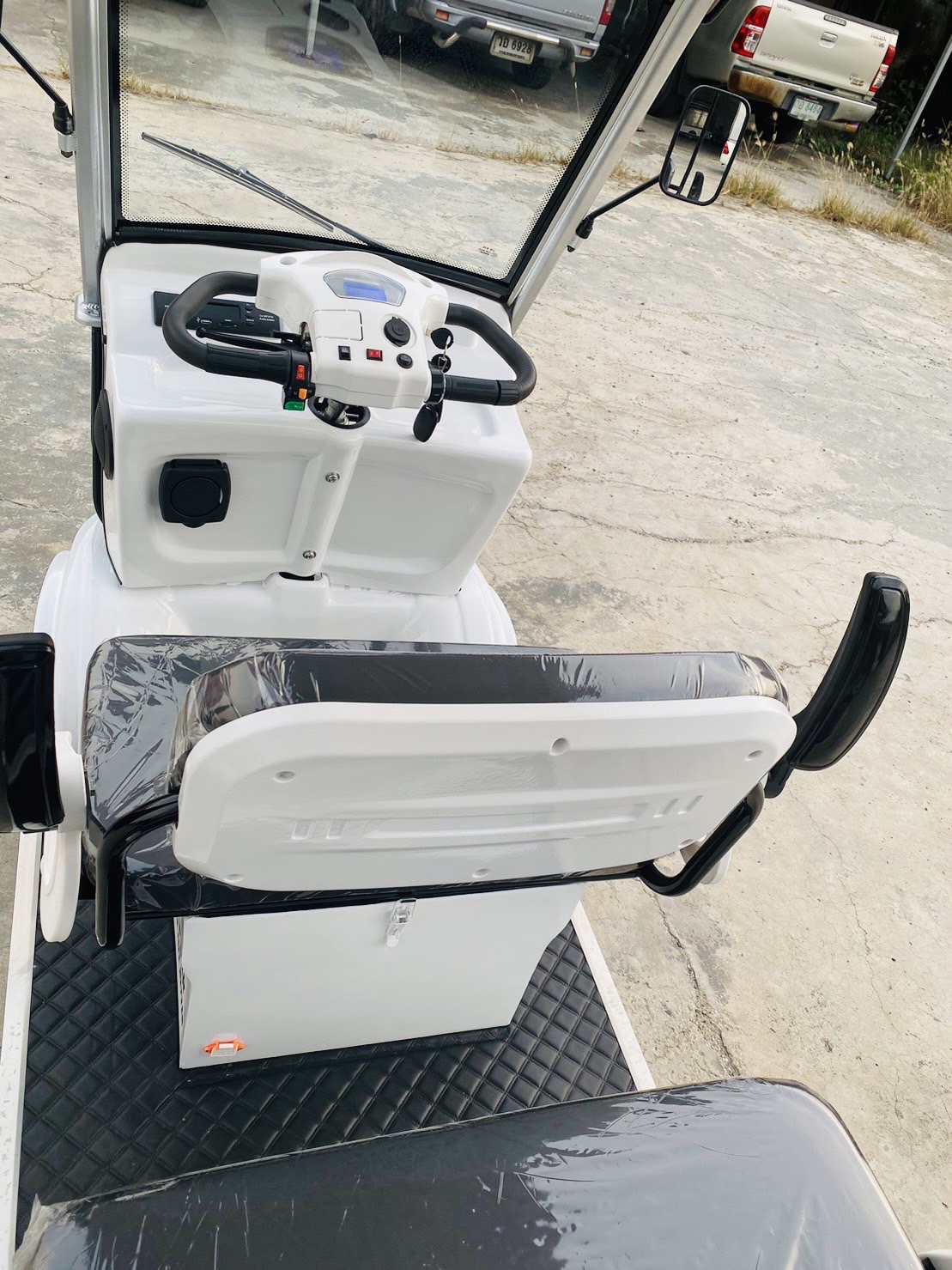 รถไฟฟ้า 4 ล้อ 4-5 ที่นั่ง รุ่น M-01T ยี่ห้อ CLP CAR ขับแฮนด์บิด