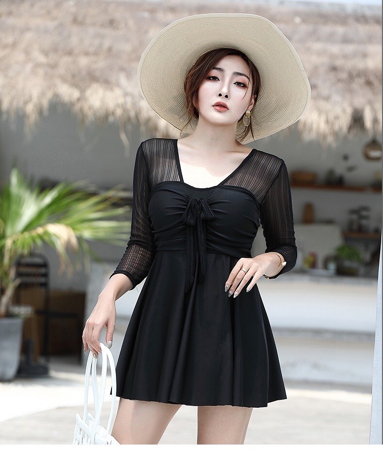 ชุดว่ายน้ำคนอ้วน 7xl พร้อมส่ง:ชุดว่ายน้ำไซส์ใหญ่ วันพีชสีดำแขนยาวแต่งผ้าโปร่งลายทางและโบว์ด้านหน้า มาพร้อมกางเกงขาสั้น แบบสวย sexyมากๆจ้า : ขนาด- รอบอก 42 - 52 นิ้ว - เอว 40 - 52 นิ้ว- สะโพก 44 - 56 นิ้ว