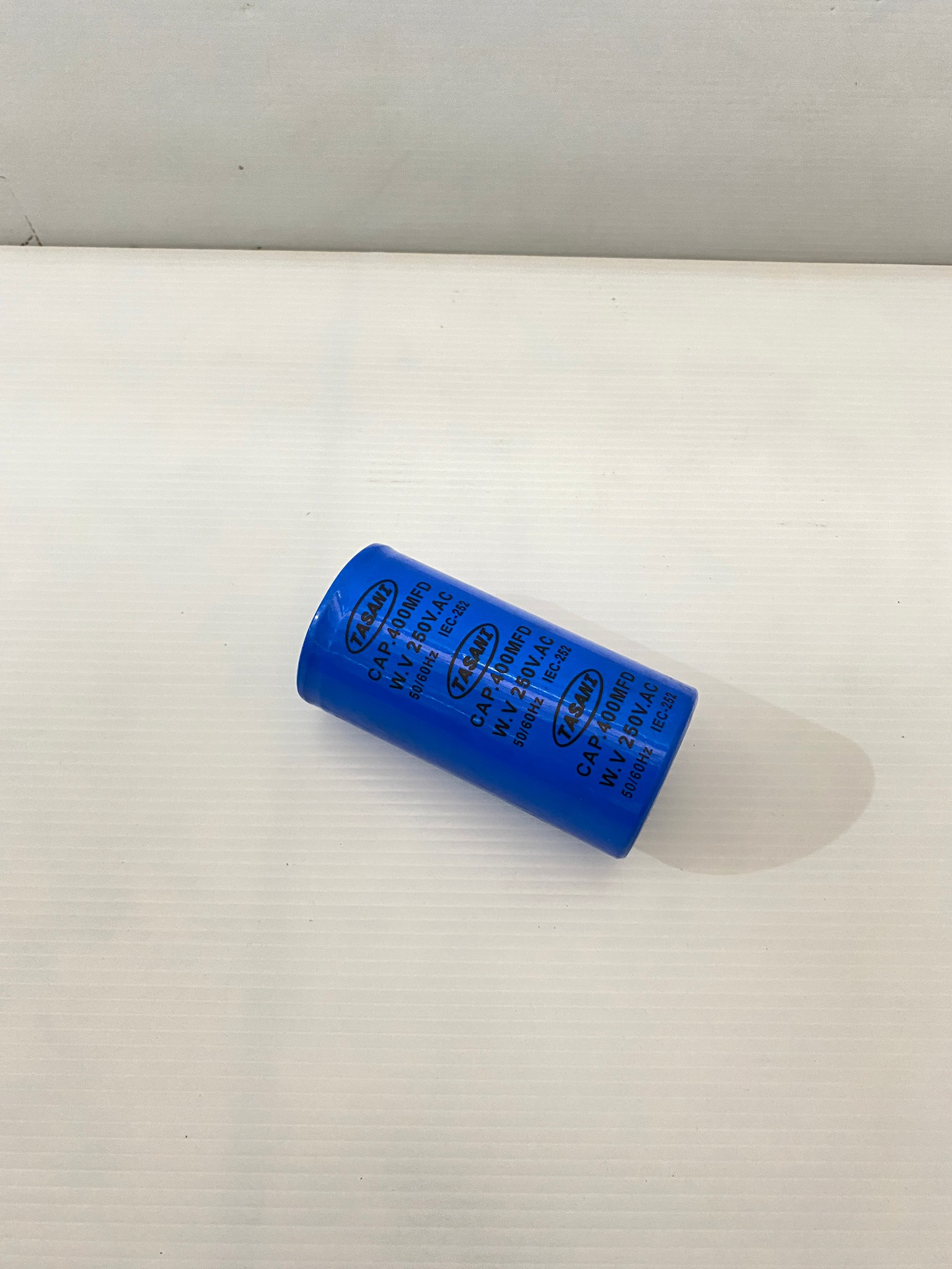 คาปาซิเตอร์ (คอนเดนเซอร์) 400uFx250v. TASANI
