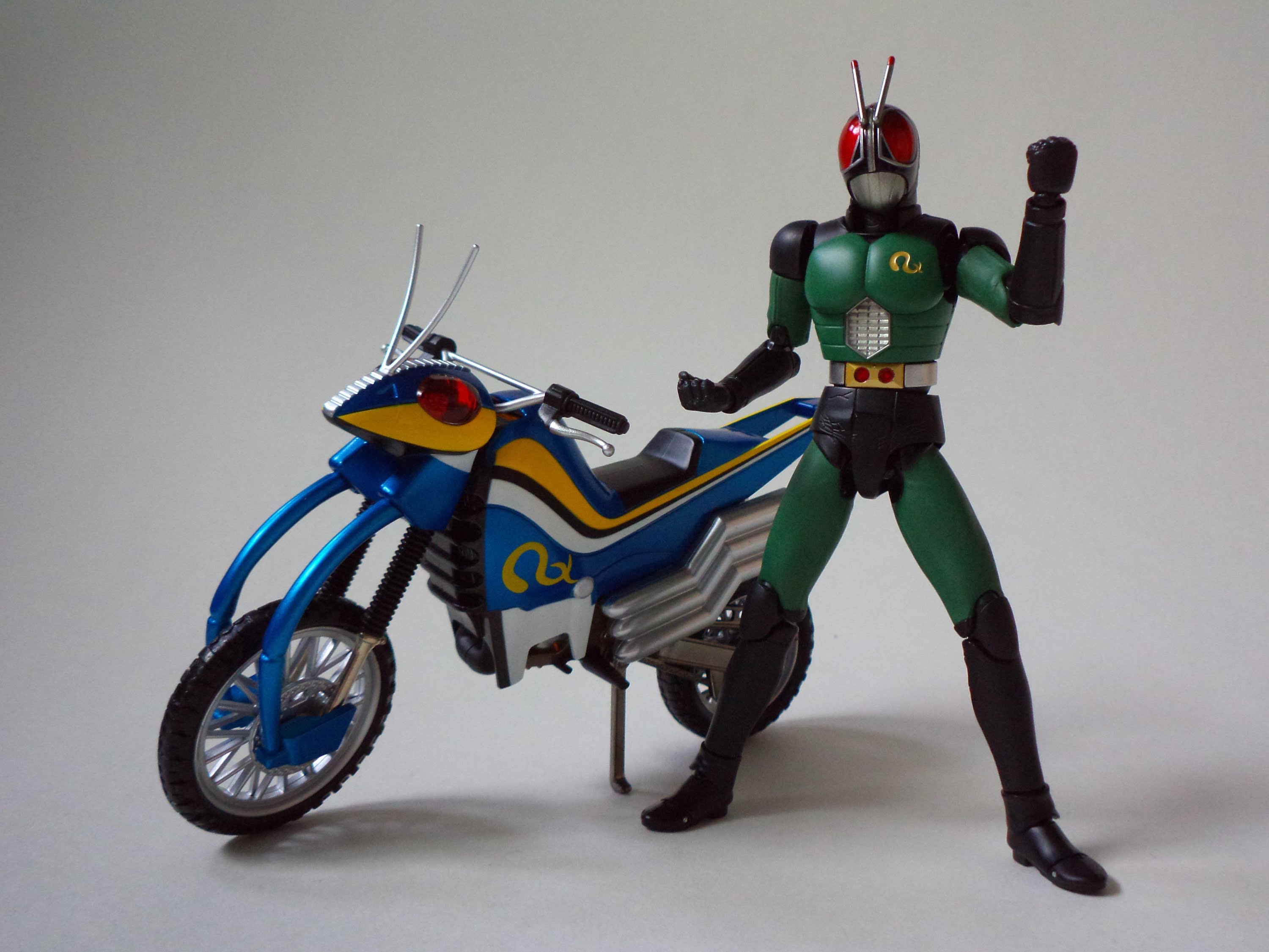 S.H.Figuarts Masked Rider Black RX & Acrobatter