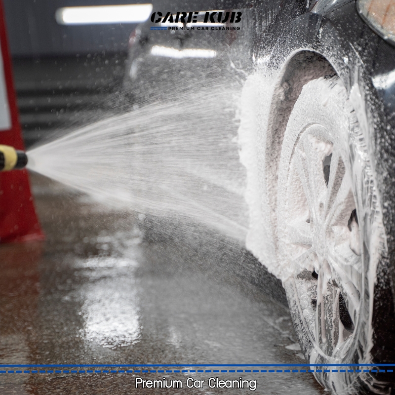 CARE KUB แชมพูโฟมล้างรถ สูตรผสมแวกซ์พร้อมเทคโนโลยีเคลือบเซรามิก ลดการเกิดรอย ผิวลื่น สลายคราบ เงาฉ่ำ กลิ่นเมล่อนโยเกิร์ตชีสเค้กขนาด 1000 ML